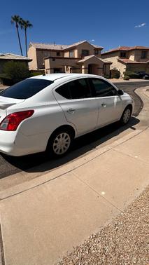 White 2013 Nissan Versa 1.6 SV