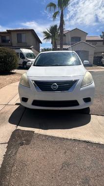 White 2013 Nissan Versa 1.6 SV