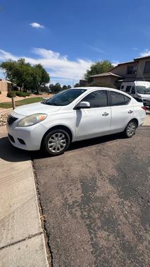 White 2013 Nissan Versa 1.6 SV