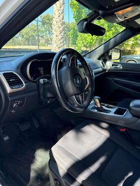 White 2017 Jeep Grand Cherokee Laredo