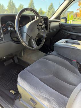 Silver 2004 GMC Sierra 2500 SLE H/D Crew Cab