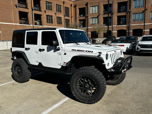 White 2015 Jeep Wrangler Unlimited Rubicon