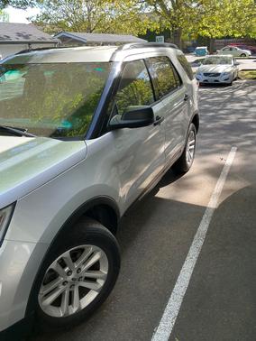 Gray 2016 Ford Explorer Base