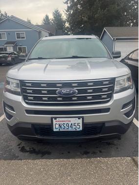 Gray 2016 Ford Explorer Base