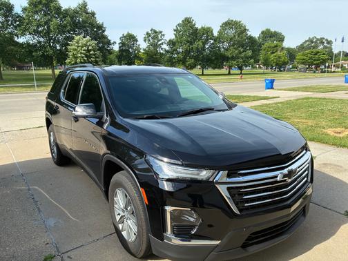 Black 2023 Chevrolet Traverse LT Cloth