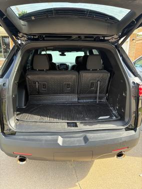 Black 2023 Chevrolet Traverse LT Cloth