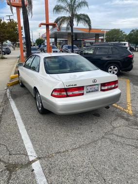 White 2001 Lexus ES 300 Base