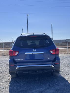 2018 Nissan Pathfinder SL