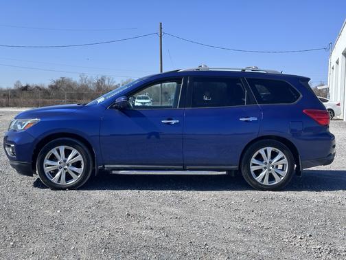 2018 Nissan Pathfinder SL