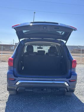 2018 Nissan Pathfinder SL