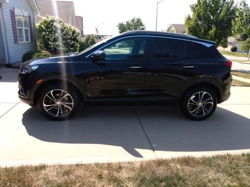 Photo 2 of 14 of 2020 Buick Encore GX Select