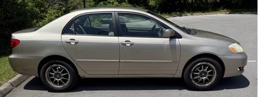 2005 Toyota Corolla LE