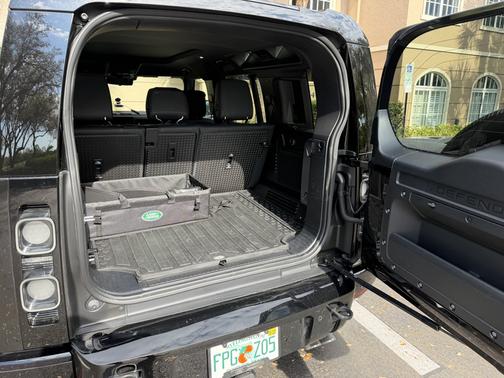 2022 Land Rover Defender V8