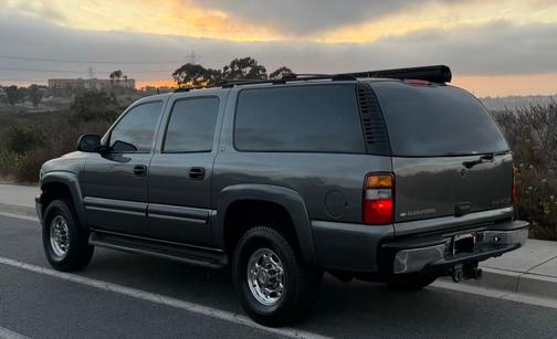 Gray 2002 Chevrolet Suburban 2500 LS