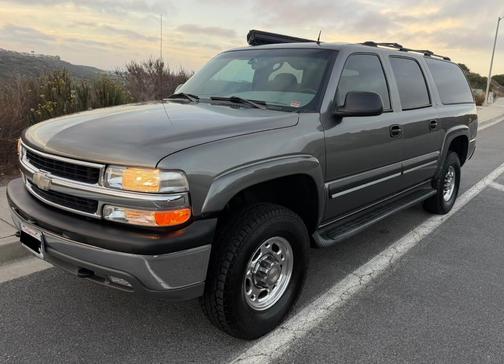 Gray 2002 Chevrolet Suburban 2500 LS