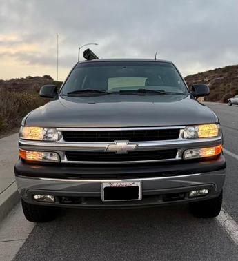 Gray 2002 Chevrolet Suburban 2500 LS