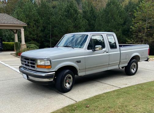 Silver 1993 Ford F-150 XL SuperCab