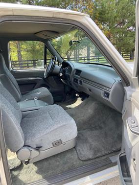 Silver 1993 Ford F-150 XL SuperCab