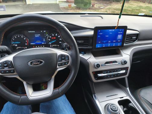 White 2022 Ford Explorer Timberline