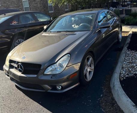 Beige 2009 Mercedes-Benz CLS-Class CLS 550