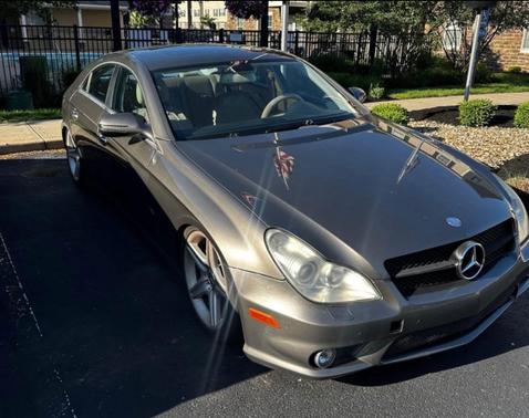 Beige 2009 Mercedes-Benz CLS-Class CLS 550