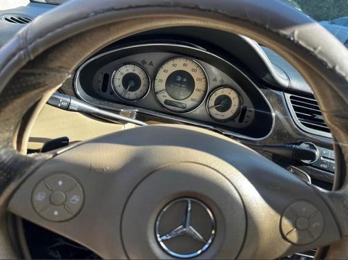 Beige 2009 Mercedes-Benz CLS-Class CLS 550