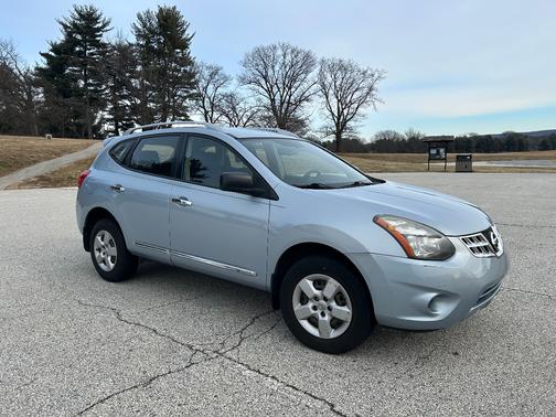 Silver 2015 Nissan Rogue Select S