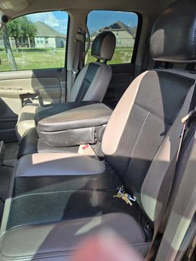 Black 2004 Dodge Ram 1500 SLT Quad Cab