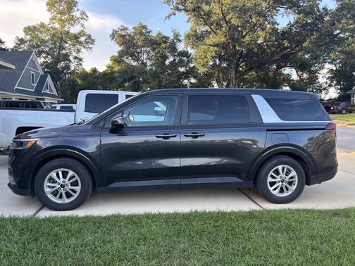 2023 Kia Carnival LX