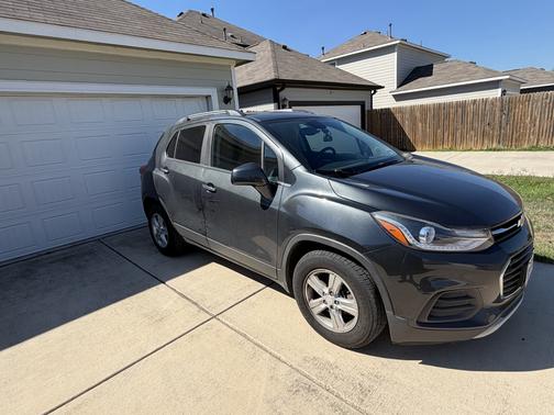 Gray 2019 Chevrolet Trax LT
