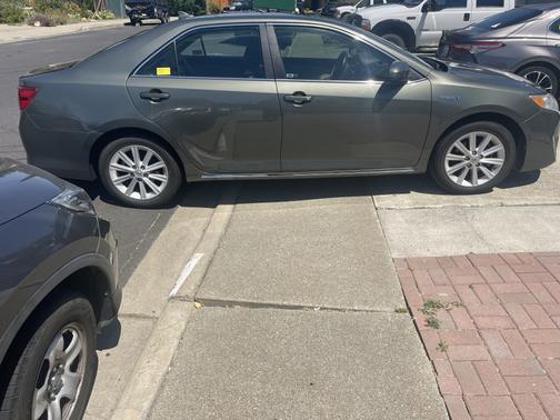 2012 Toyota Camry Hybrid XLE