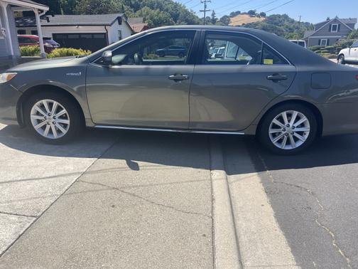 2012 Toyota Camry Hybrid XLE
