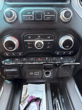 White 2019 GMC Sierra 1500 SLT
