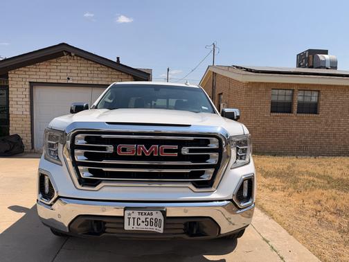 White 2019 GMC Sierra 1500 SLT