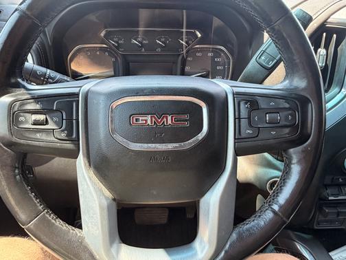 White 2019 GMC Sierra 1500 SLT