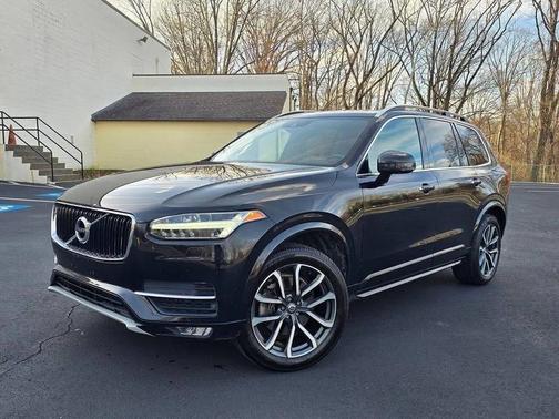 Black 2016 Volvo XC90 T6 Momentum