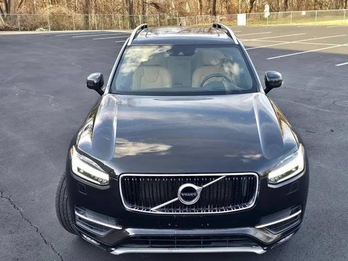 Black 2016 Volvo XC90 T6 Momentum