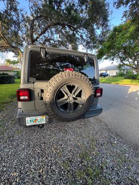 Gray 2019 Jeep Wrangler Unlimited Sport