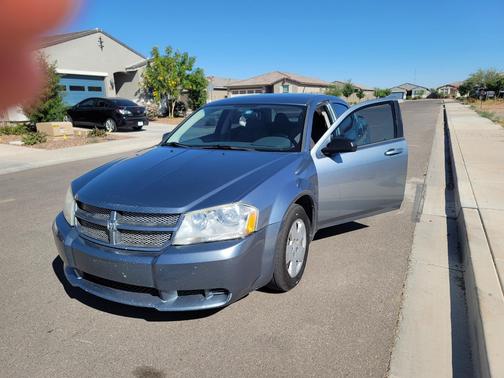 Silver 2008 Dodge Avenger SE