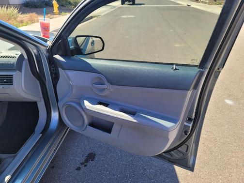 Silver 2008 Dodge Avenger SE