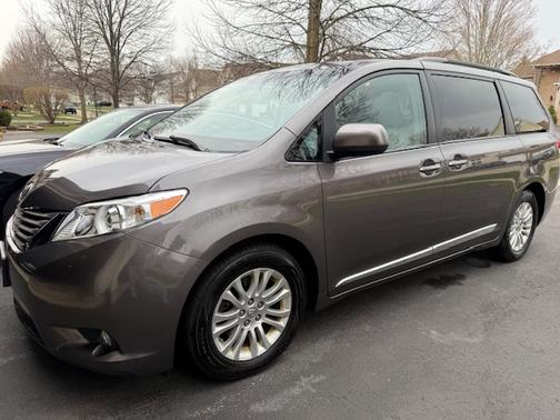 2013 Toyota Sienna XLE