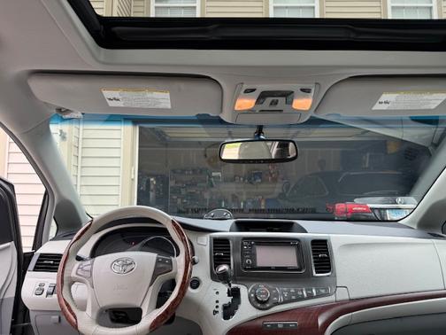 2013 Toyota Sienna XLE