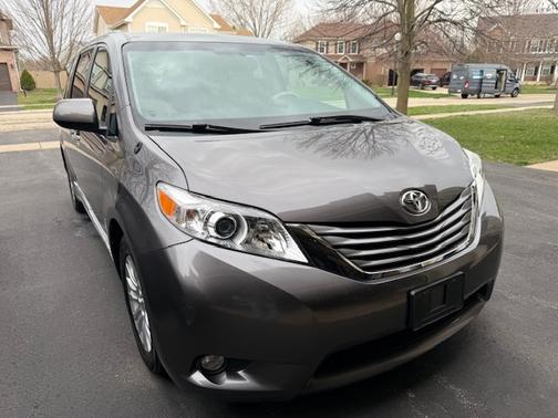2013 Toyota Sienna XLE