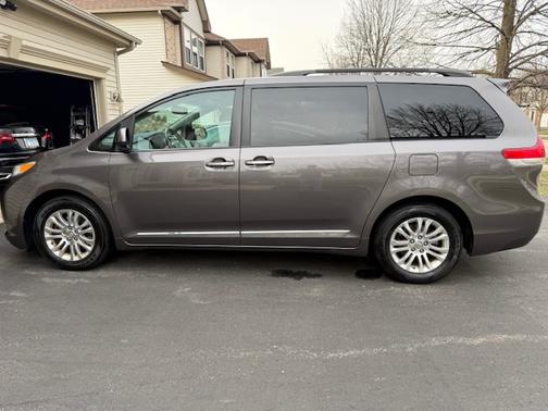 2013 Toyota Sienna XLE