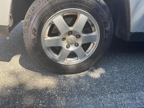 Silver 2008 Jeep Grand Cherokee Laredo