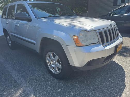 Silver 2008 Jeep Grand Cherokee Laredo