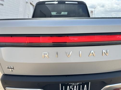 2024 Rivian R1T Adventure Performance Dual-Motor Max Package