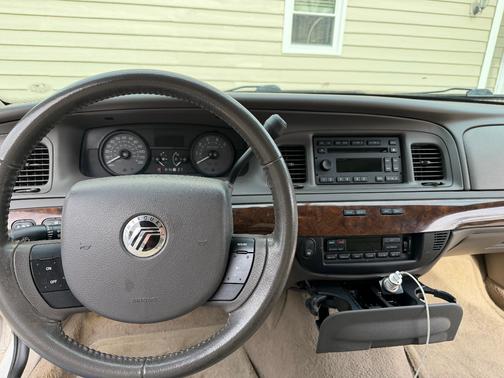 2008 Mercury Grand Marquis LS