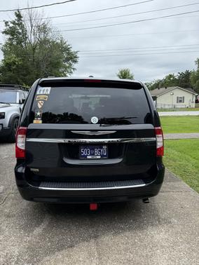 2016 Chrysler Town & Country Touring