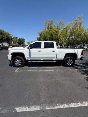 White 2015 GMC Sierra 2500 SLE